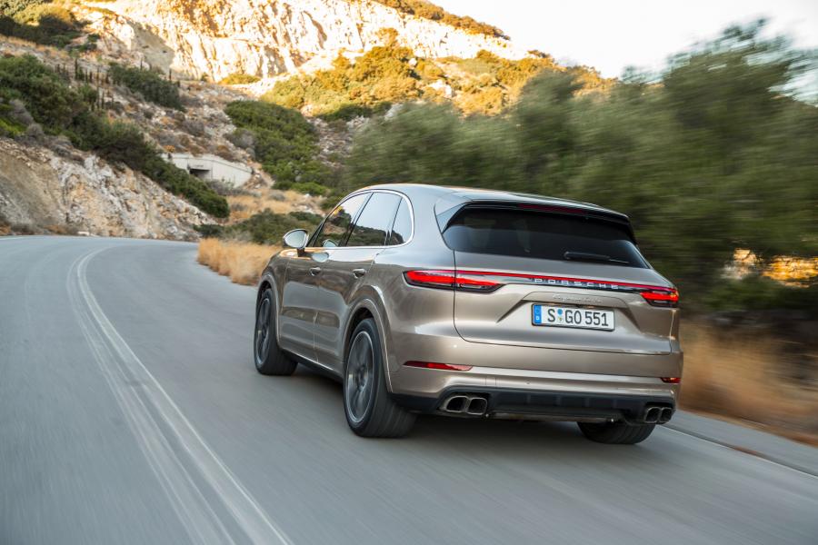  Porsche Cayenne Turbo 2017 года  (WW) (фото 4 из 45)
